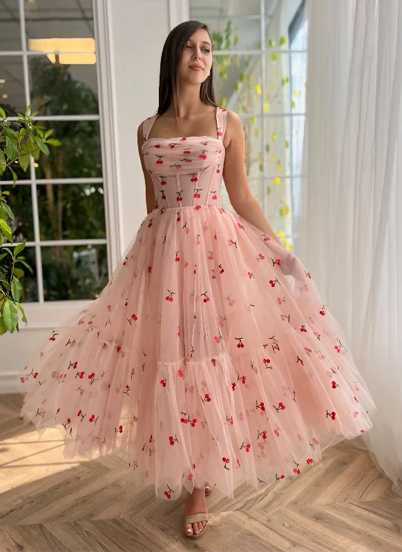 sleek dressTulle Spaghetti Straps A-line Homecoming Dress With Cherry Appliques Square Collar Pleats Tea-Length Prom Dress Teen Formal Gown