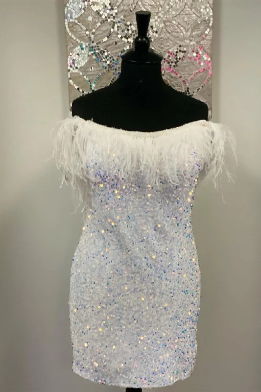 ashionable dressWhite Sequins Strapless Sheath Homecoming Dress with Feathers