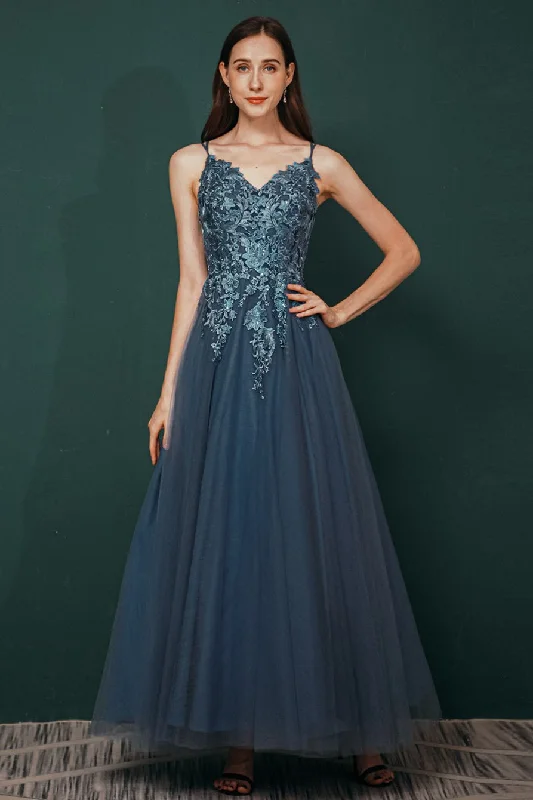 sleek dressNavy Blue Appliques A-line Long Formal Gown