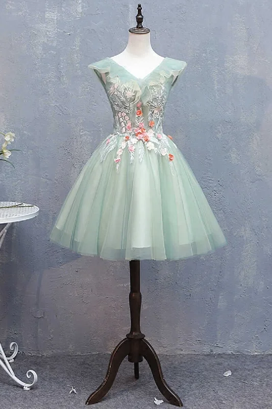 t-shirt dressLight Green Appliques V-Neck A-Line Short Homecoming Dress