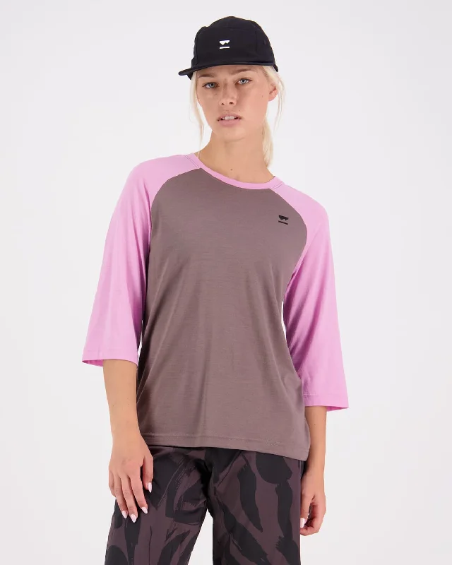 Value Deals soft athletic sweatshirtTarn Merino Shift Raglan 3/4 - Pop Pink / Iron